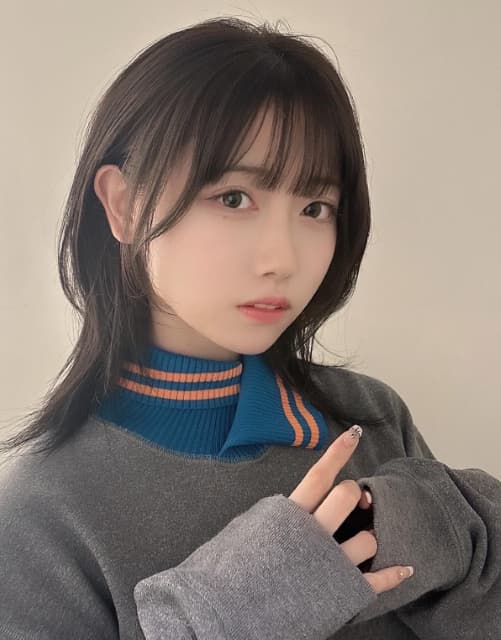 潤んだ瞳が愛おしい！タレント・来栖りん 最新ショットを披露！