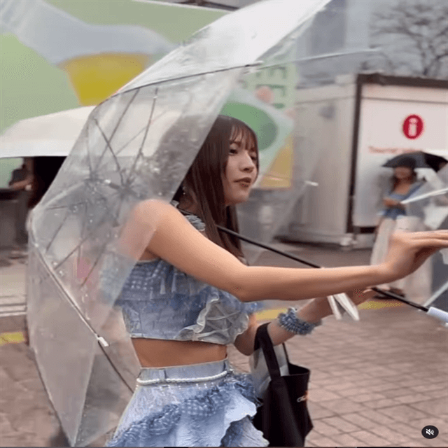 グラドル・黒嵜菜々子がチラシ配り！？ファン「宝物になっちゃいますね」と羨望