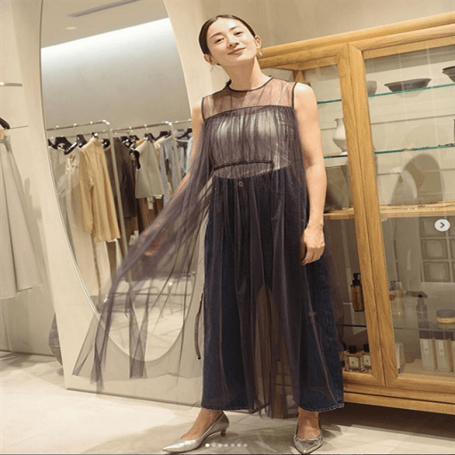 高垣麗子「CONTE」の青山店オープンに先駆け来店！辺見えみり・神山まりあとの３ショットも