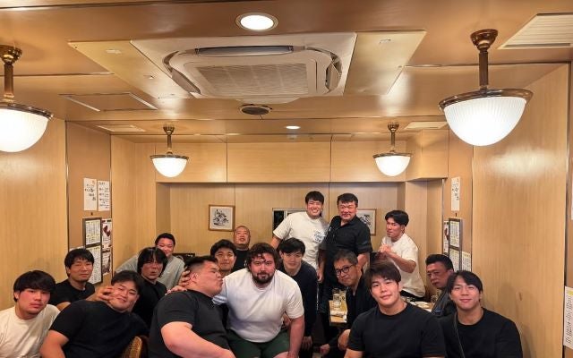 吉田秀彦、関西合宿ラストは焼肉で士気爆上げ。実業団へ向けて結束深まる熱き夜