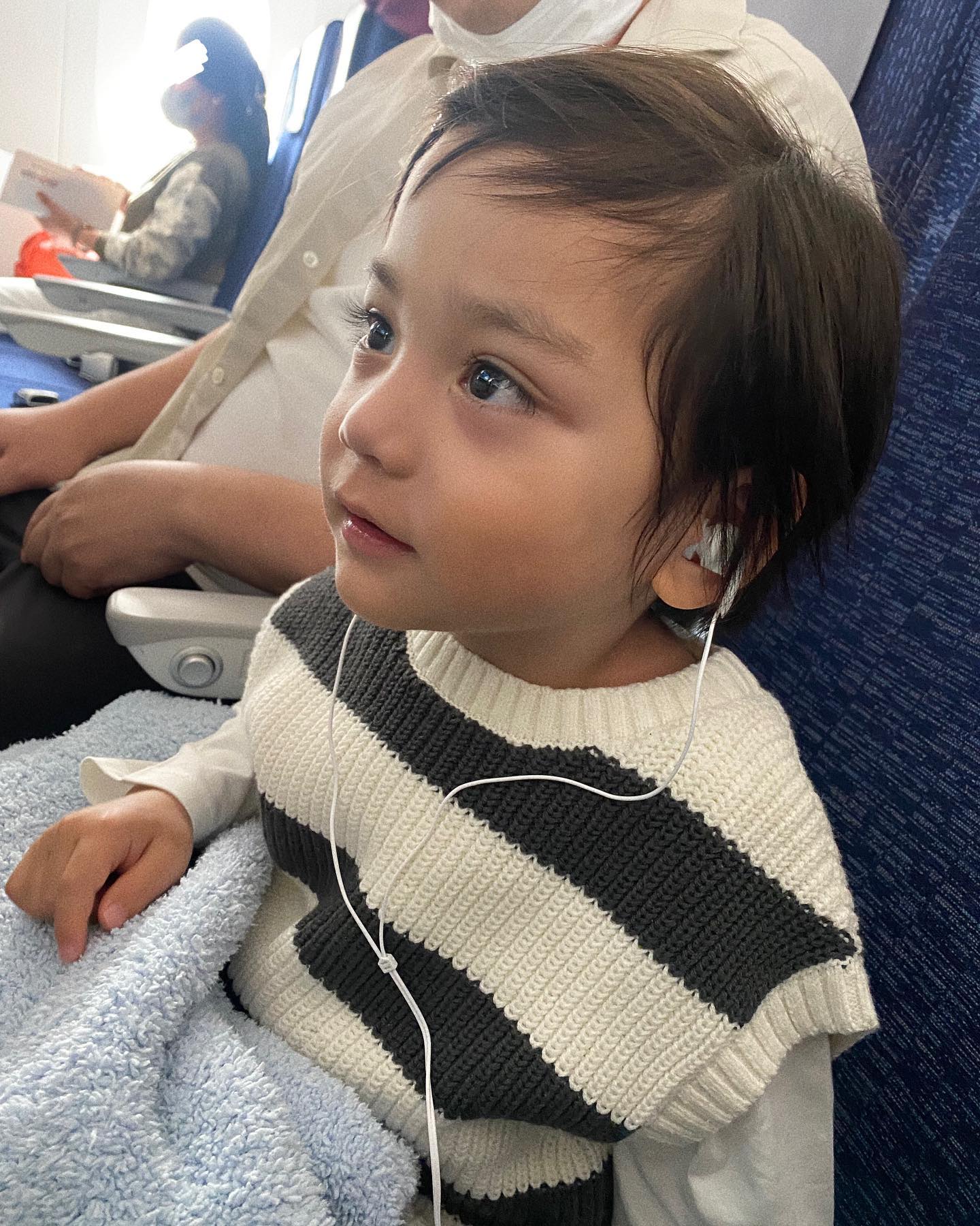 ジャンポケ斉藤・息子の顔出ショットが「国宝級の可愛さ」と話題に😳🌟「美男子すぎる😍」