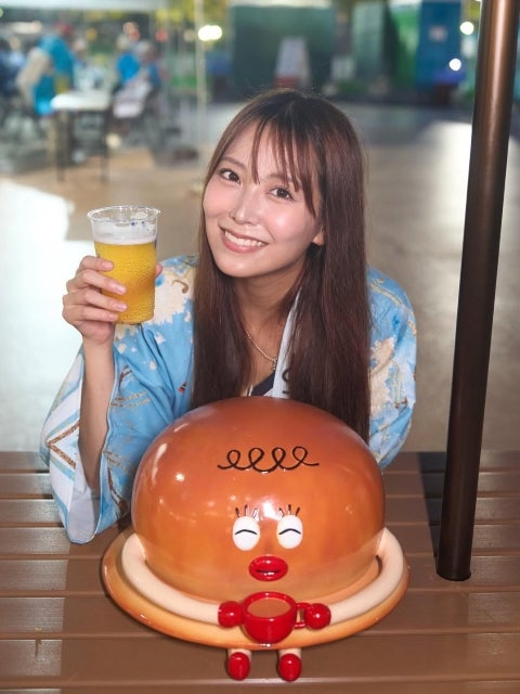白間美瑠、浴衣姿でビールを片手に夏の夜を満喫。リラックスした笑顔にファン歓喜