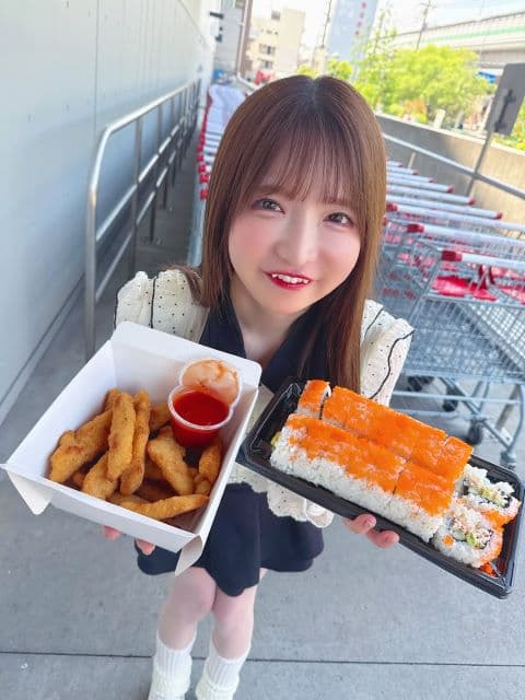 「もえあずちゃんのコストコシリーズだいすき」大食いアイドル・もえあず、コストコの新商品を堪能する！