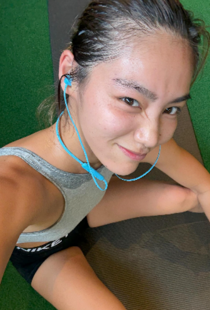 美女モデルムエタイ格闘家・向山瑞紀、