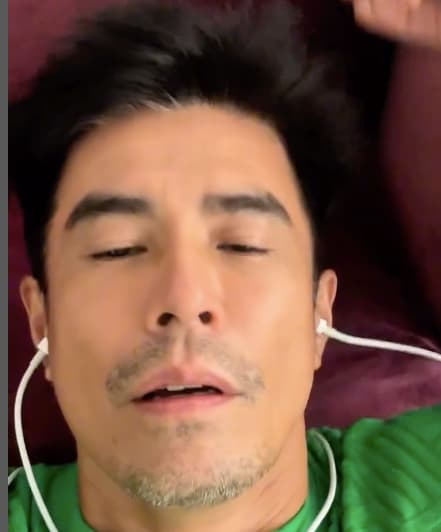 伊藤英明、イヤホンに見せかけた〇〇の動画を投稿にファン爆笑