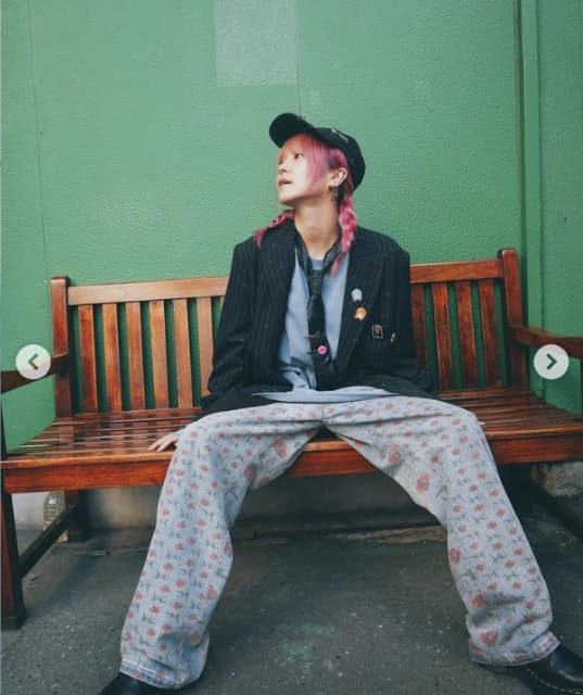 LiSAが動画と画像でグッズ紹介！イベントを楽しみにするファンからコメント殺到