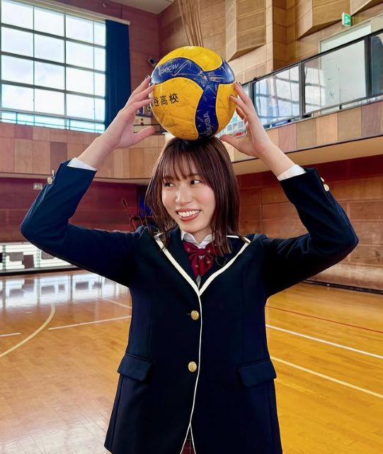 元女子バレー日本代表・新鍋理沙「もう着ることないと思ってた」制服ショット公開！似合いすぎ＆可愛すぎな姿にファンメロメロ⁉