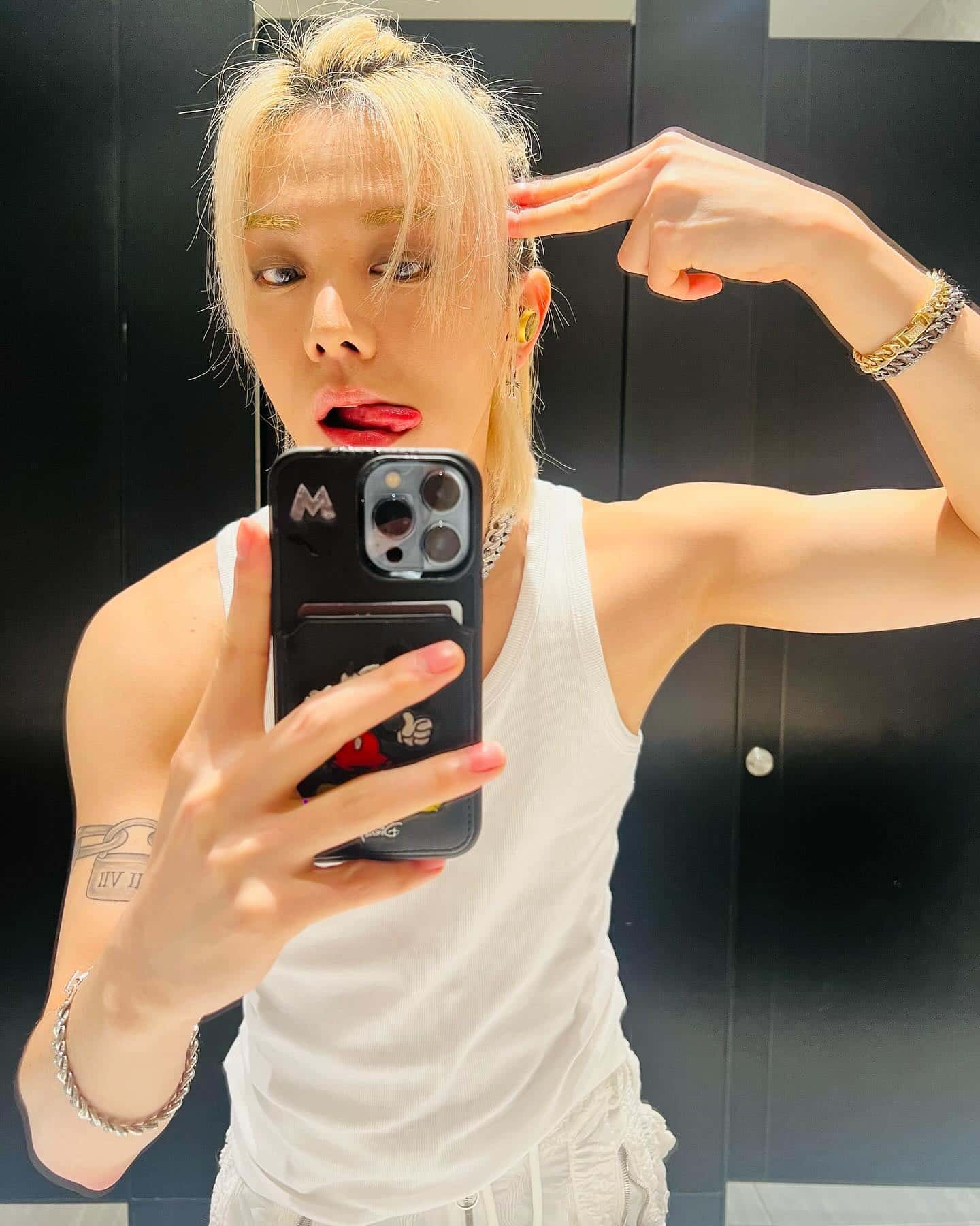 韓国の大人気アイドル・NCTのユウタがマカオ公演のオフショットを公開💚