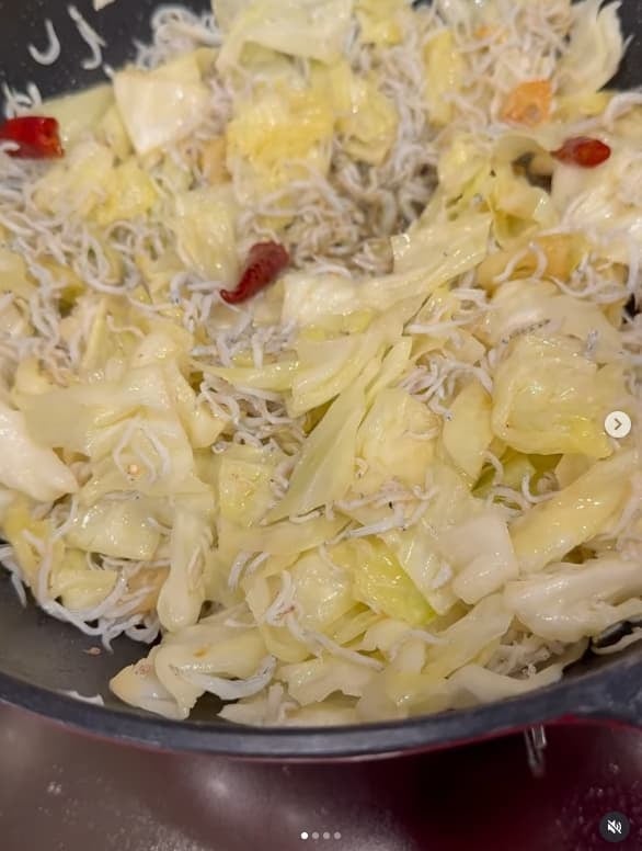 小川菜摘、野菜いっぱいのおうちごはんに思わず食べてみたい！