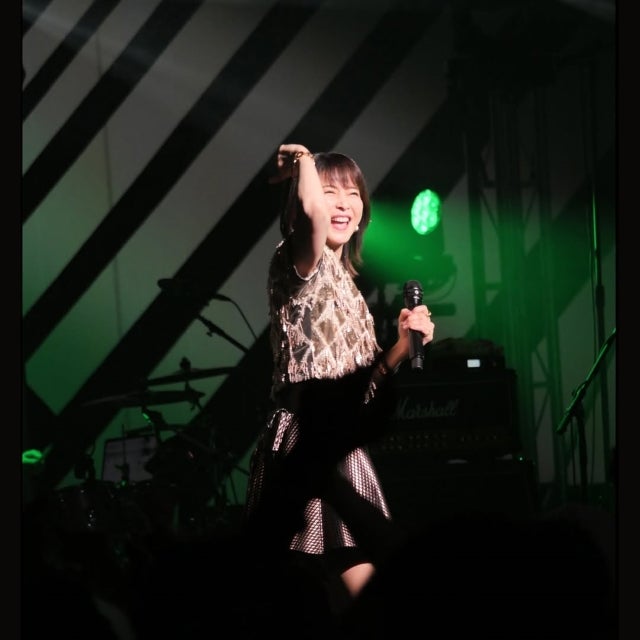 拳を掲げて、笑顔で歌う夜。森高千里が駆け抜けた“大阪ファイト!!”の熱量と祝祭感