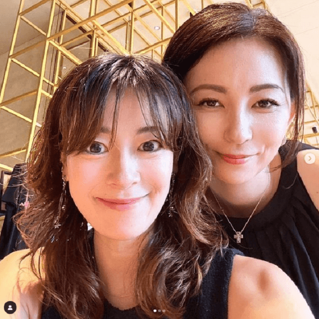 真山景子、一時代を築いた仲間たちと豪華中華ランチを楽しむ