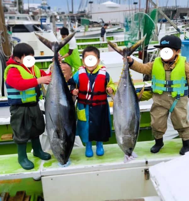 「獲ったどー！」元ブランチ名物リポーター・鈴木あきえ、初船釣りでデカすぎる