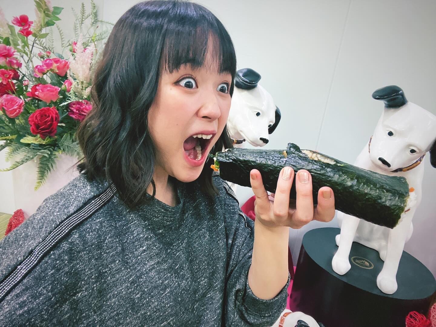 「鬼の形相👹」大原櫻子が恵方巻きを頬張る