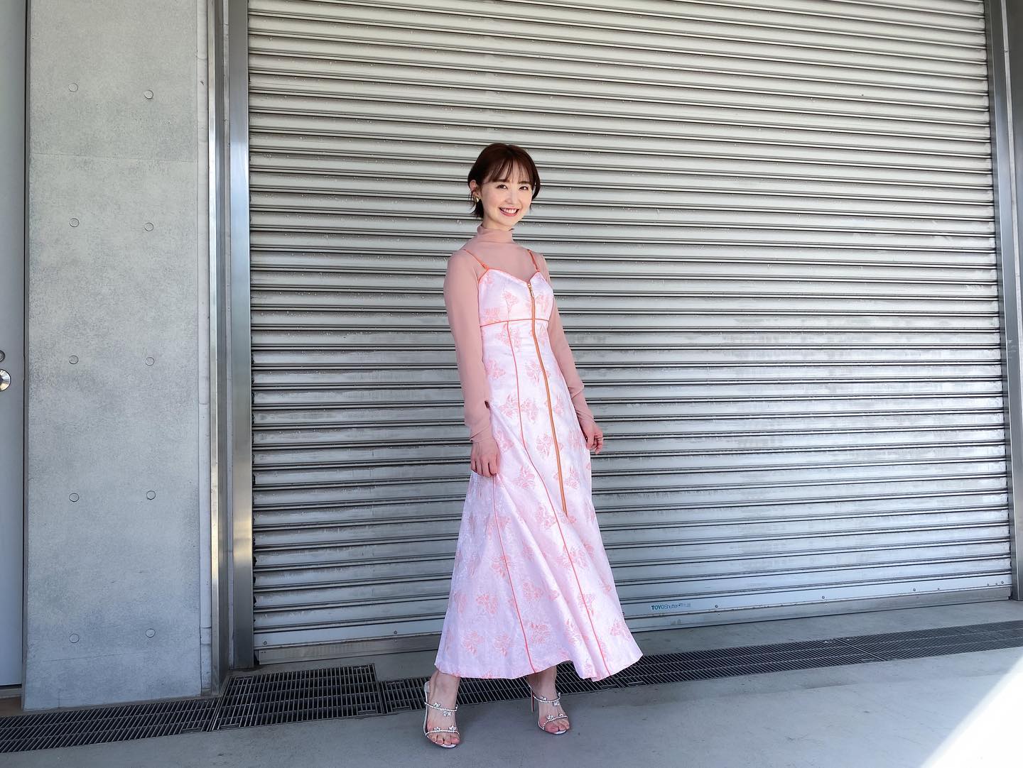 春の訪れ🌸おのののかさんが桜色のワンピース姿を披露👚