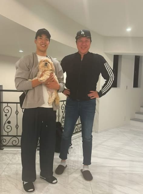 川合俊一が愛犬に関する気づきを投稿！超人気選手と愛犬とのショットも公開