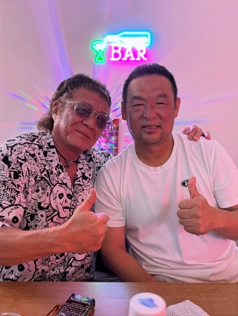 小沢仁志と松中信彦らの「豪快すぎる一夜」。ドジャース仕様の八海山が似合いすぎる夜