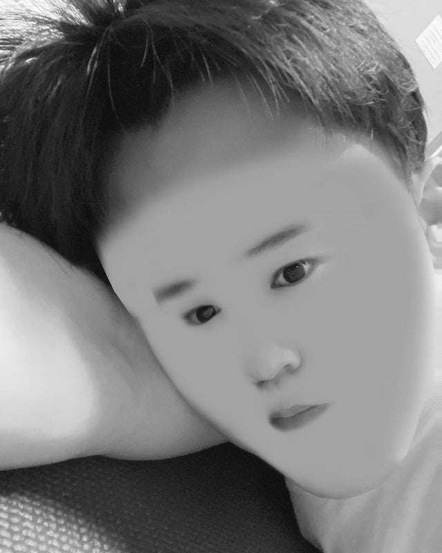 「おしゃれどころかオモシロ写真」鈴木福のモノクロショットに驚きの声多数