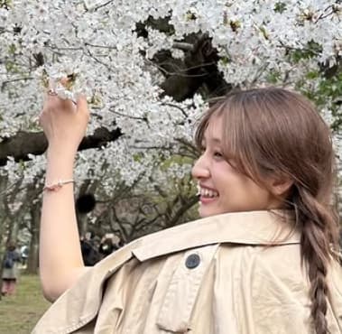「一緒にお花見したい！」吉川愛、お花見をはじめとした近況の写真を大公開！