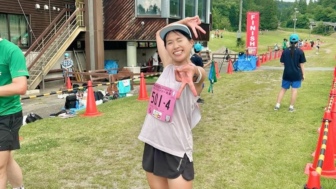 トレイルランナー・長野安那「はじめての駅伝」に参加し、普段見せない表情でゴールを表現！？