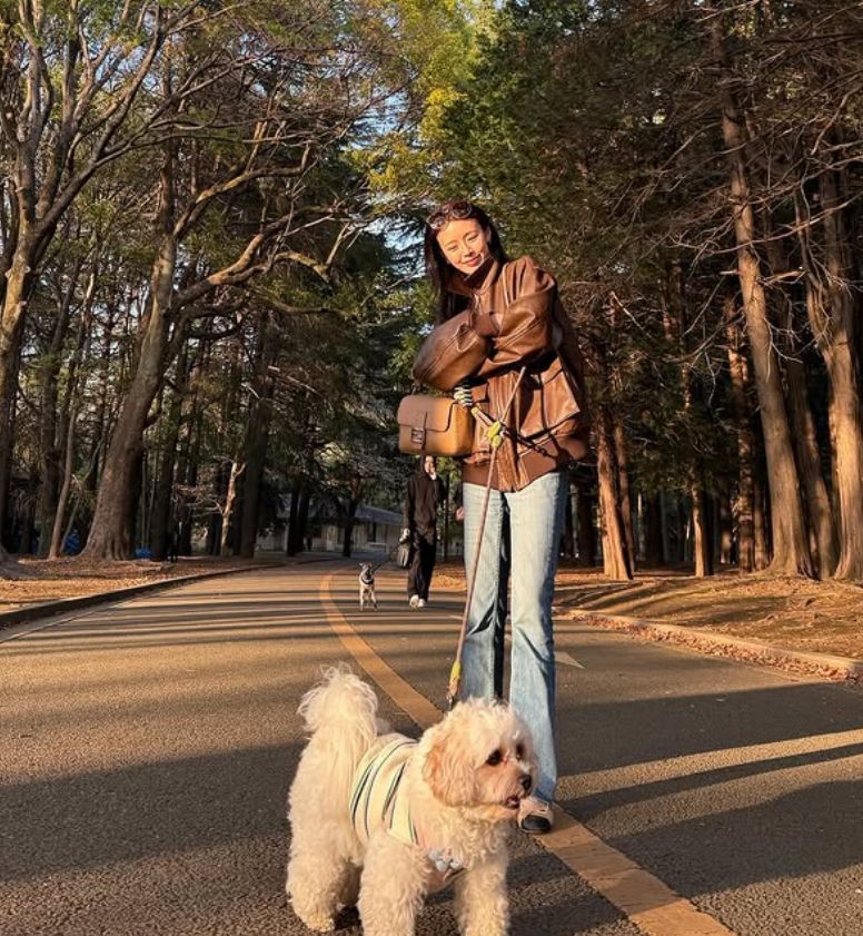 井口綾子が愛犬との仲良し2ショットを公開！