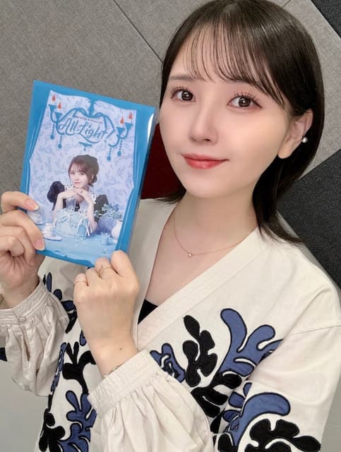 「ぜひ楽しんでください〜」声優・鬼頭明里の私服オフショットが話題に