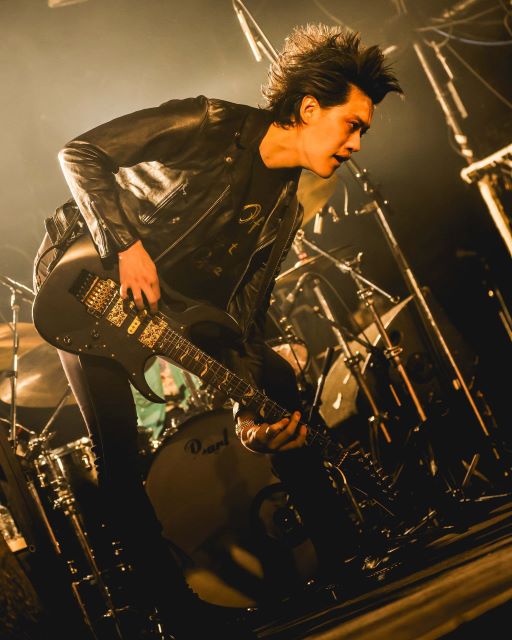 霜降り明星・粗品 アーティストへと変貌した姿にファン唖然「上沼恵美子が満点付けるレベルでかっこいいな」