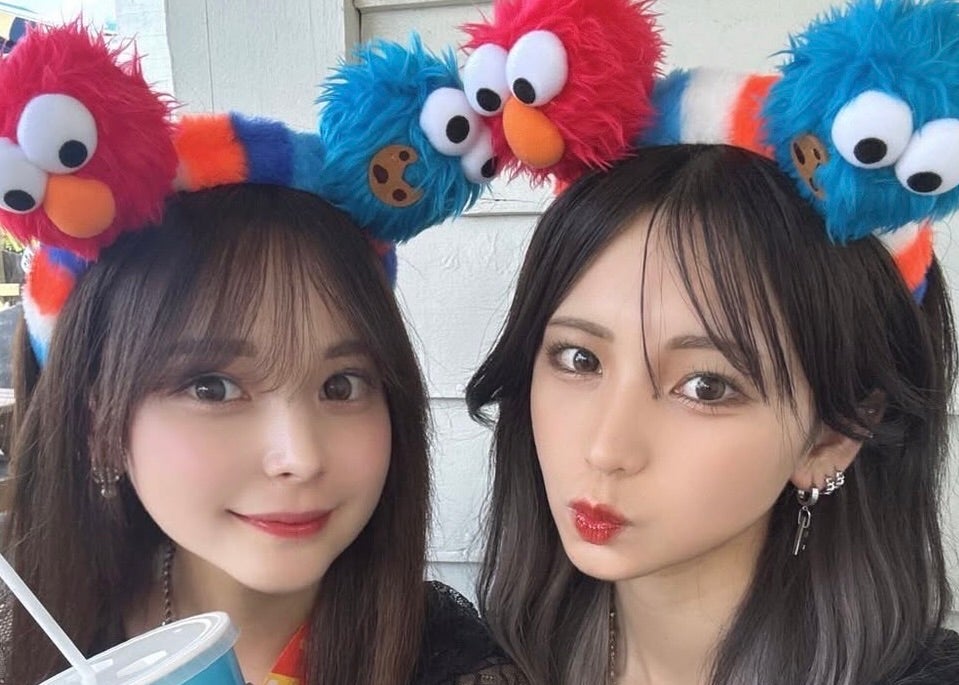 「おそろコーデが最強すぎた」人気インフルエンサーが見せた“夢のユニバデート”