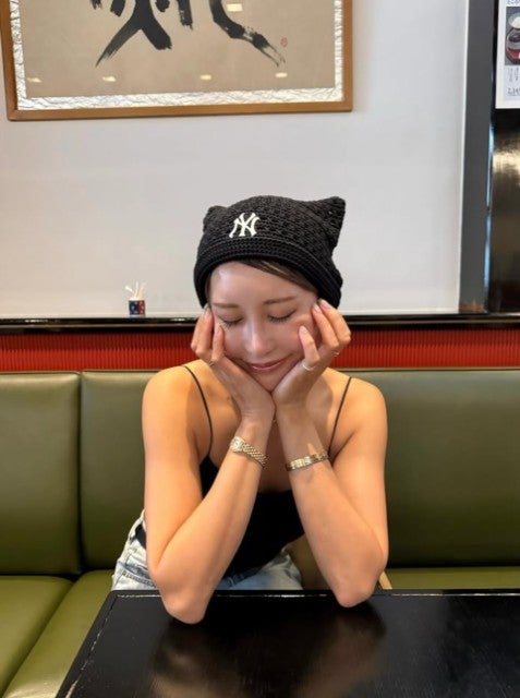 年齢なんて気にしない！美女プロゴルファー・金田久美子の“猫耳”おしゃれに反響