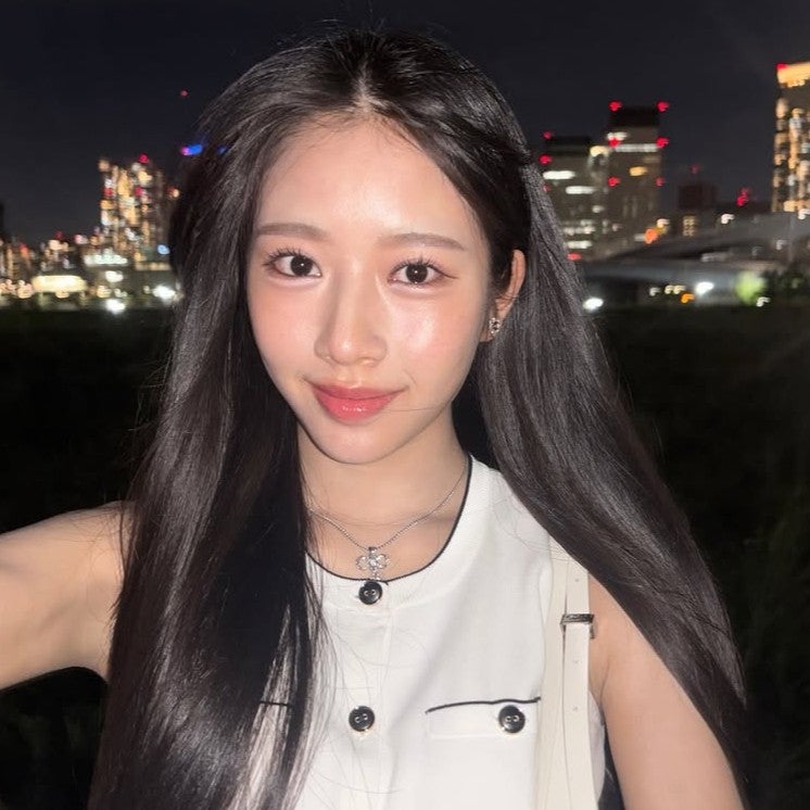 「可愛すぎるんだが、、、」俳優一家の次女で超絶美人と話題の〇〇が夜景より輝く美貌を公開！