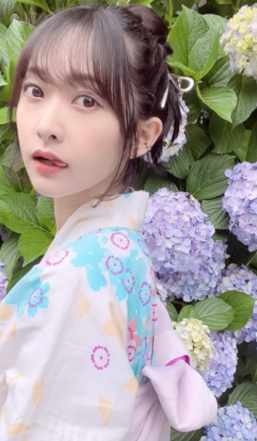 振り向きざまの舌ペロにファン悶絶⁉激カワフリーモデル、浴衣ムービーの破壊力が話題に！