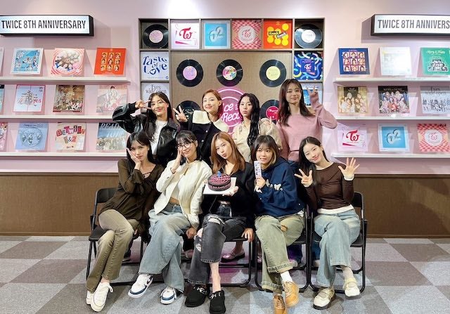 twiceがデビュー8周年を報告！！一緒に走り続けたファンに感謝綴る💖
