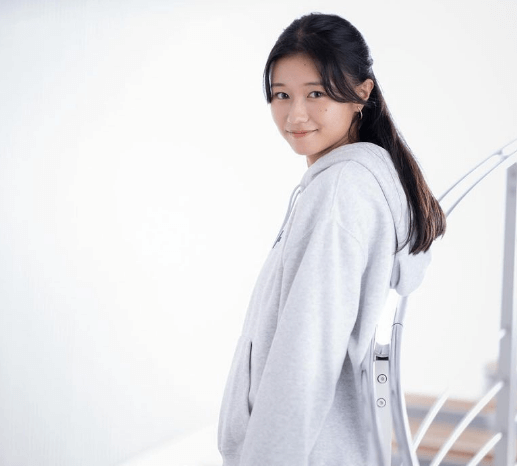 「女優さんですか？」美女ハードラー・田中佑美、屋上のパーカールック姿を披露しファンを魅了「天使が降りてきた」