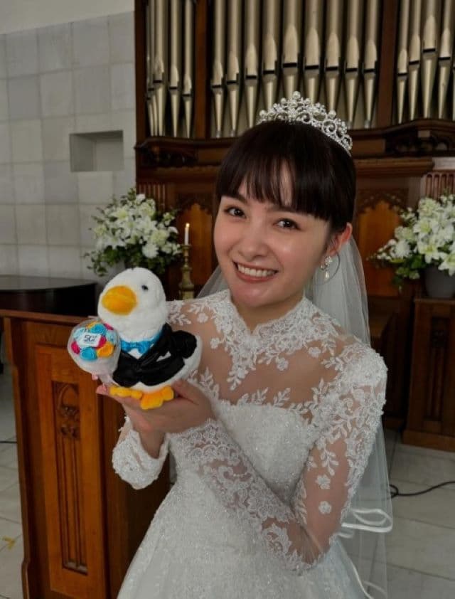 葵わかなが花嫁姿を公開し、ファン大興奮「可愛すぎます！」