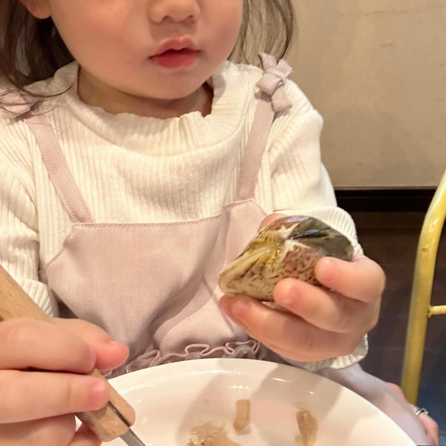 丸高愛実が娘の口元公開し話題😳豪華海鮮を堪能🦐