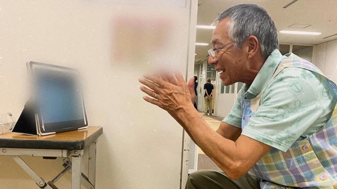 柳葉敏郎、高校野球中継に釘付け 　撮影現場で見せた“変わらぬ熱血応援”