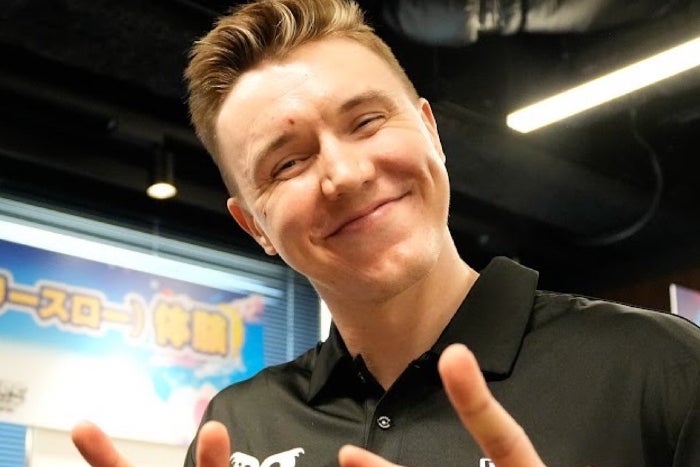 サンロッカーズ渋谷・ジョシュ、イベントでリラックス！守護神の笑顔が話題に