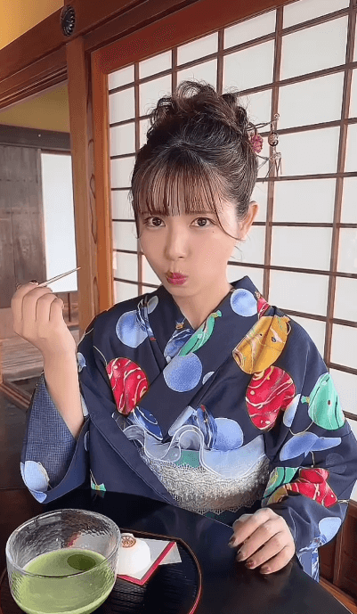 グラドル・加納葉月が