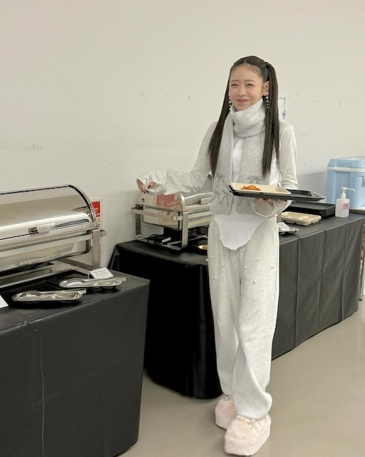 「カワユイ！」櫻井優衣がケータリング片手に幸せそうな姿を公開