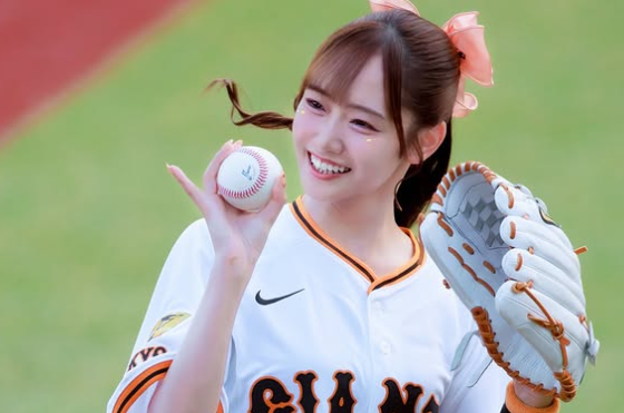 感動必至！元ジャイアンツVENUS川岸瑠那がノーバン始球式で魅せた笑顔