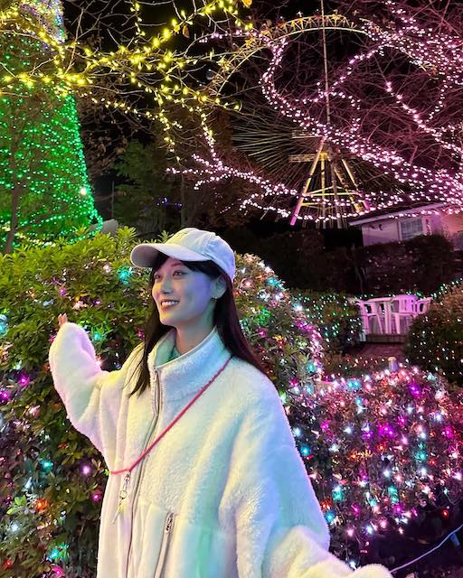 山下美月✖️イルミネーション❄️ 真っ白コーデが可愛すぎる💖💖