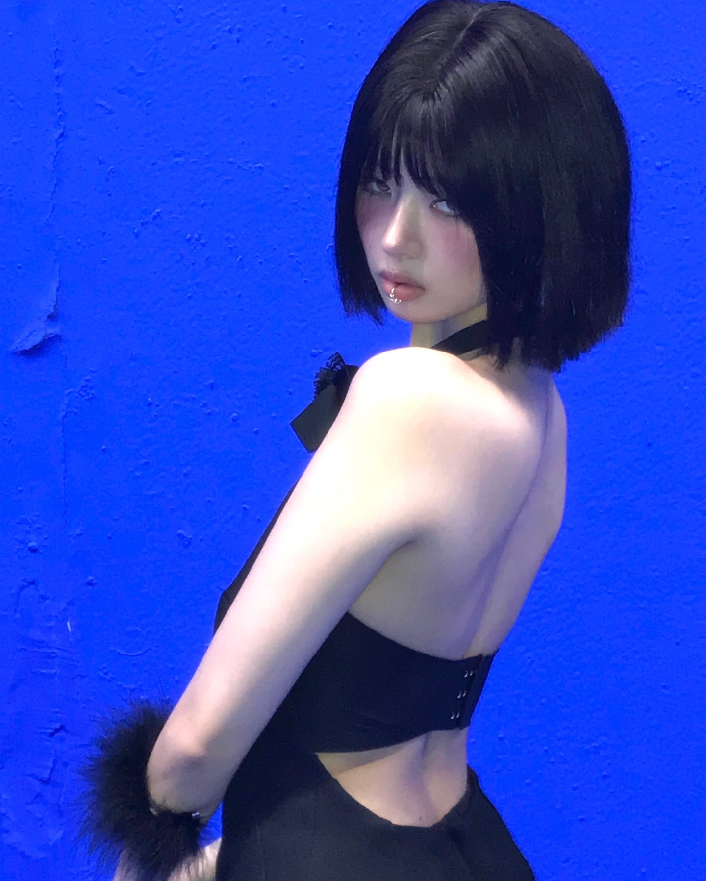 「美しすぎて息が止まる」IVE・レイのボブヘア＆大胆ドレス姿にファン熱狂