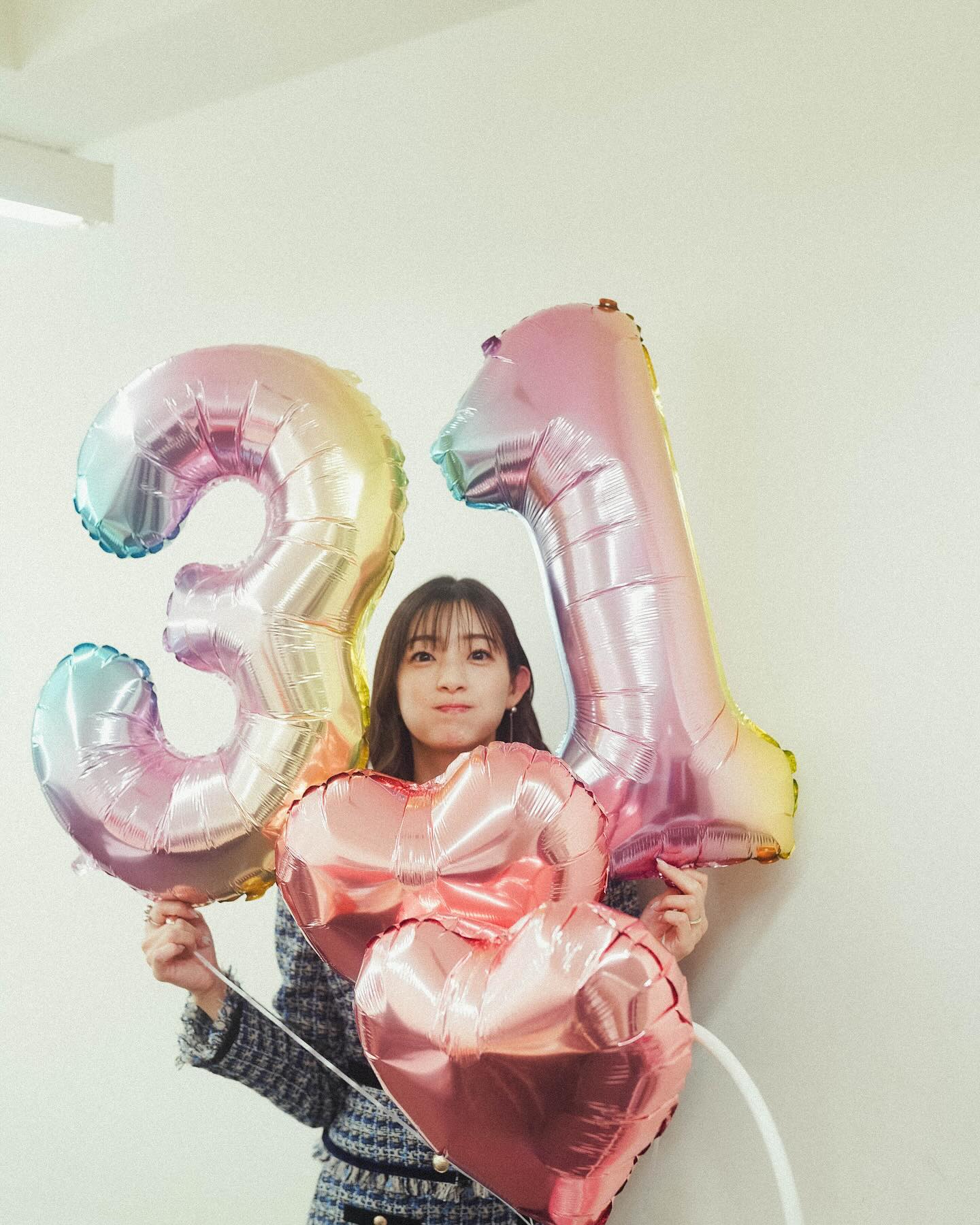 足立梨花が31歳に🎉「みんなにお祝いしてもらえてとても嬉しい」