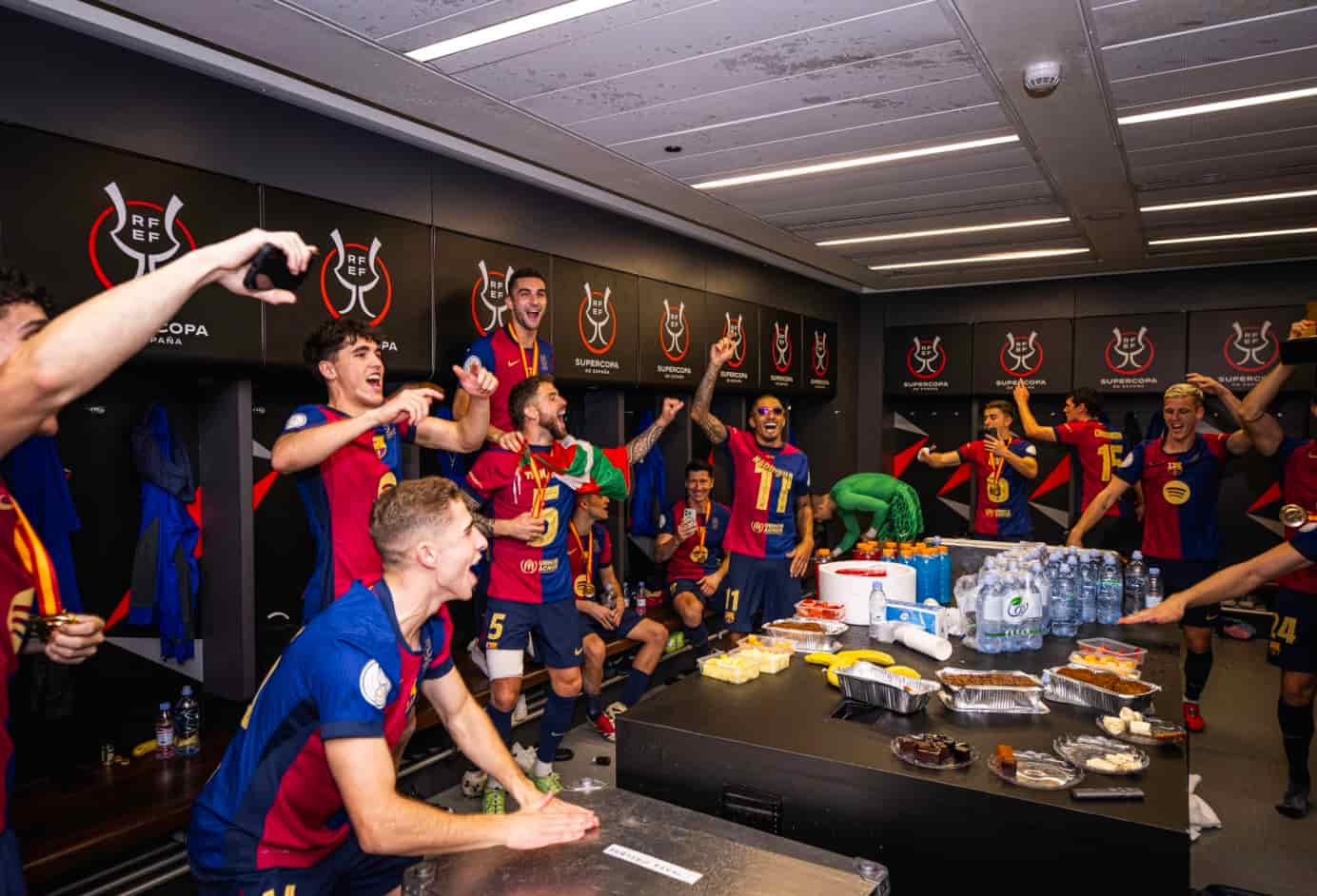 バルセロナ、スペインスーパー杯優勝！歓喜の瞬間を公式Xで共有