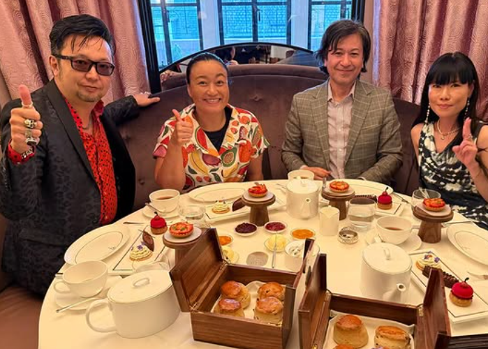 優雅な時間！里村明衣子がHarrodsで満喫したアフターヌーンティーに反響