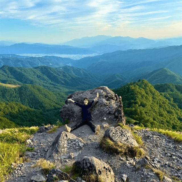 「光栄でした」女優・岡崎紗絵がマウンテンドクターへの謝意を述べ、大パノラマフォトを公開