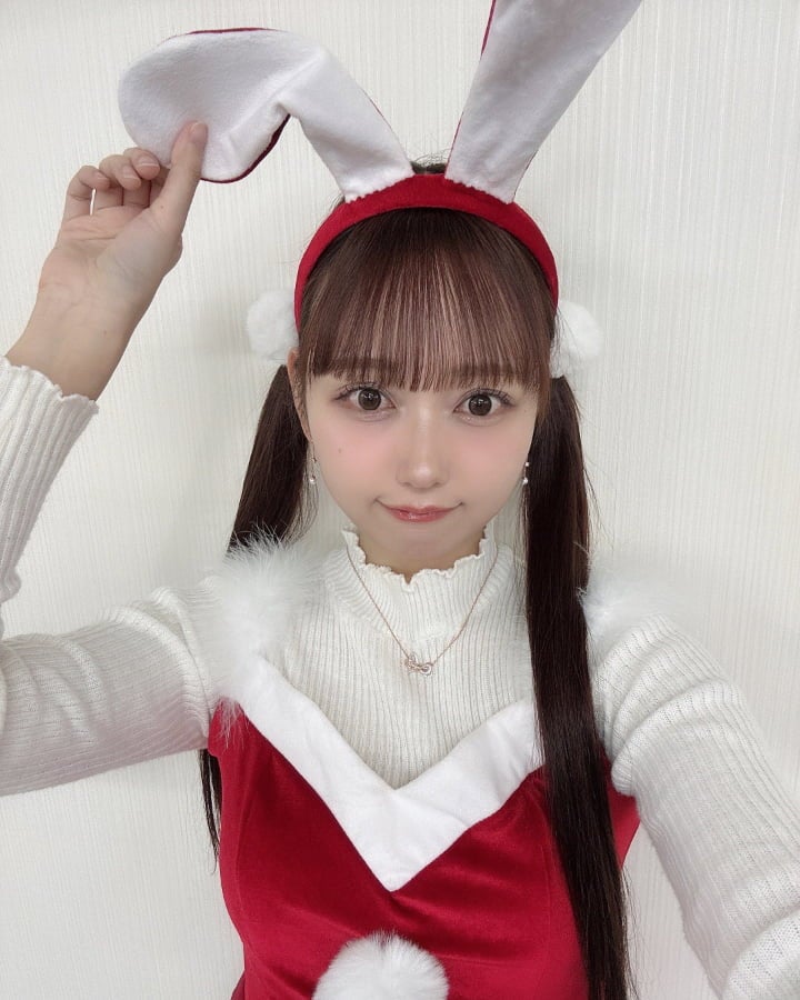 AKB48 大盛真歩、体調不良からの復帰を“うさ耳サンタ姿”で報告！