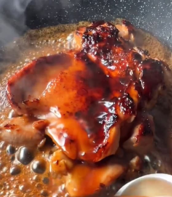 焦げ目が食欲を誘う！料理研究家・けんた食堂の「照り焼きチキン」が「ヤバうまそう」と話題に！