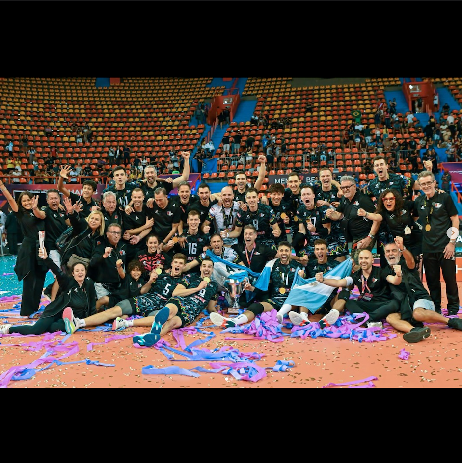 石川祐希が世界一の輪の中へ