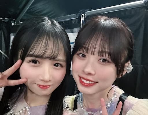 「新衣装と新キャプにんと」日向坂46・上村ひなの、“あのライブ”でのオフショットを公開！