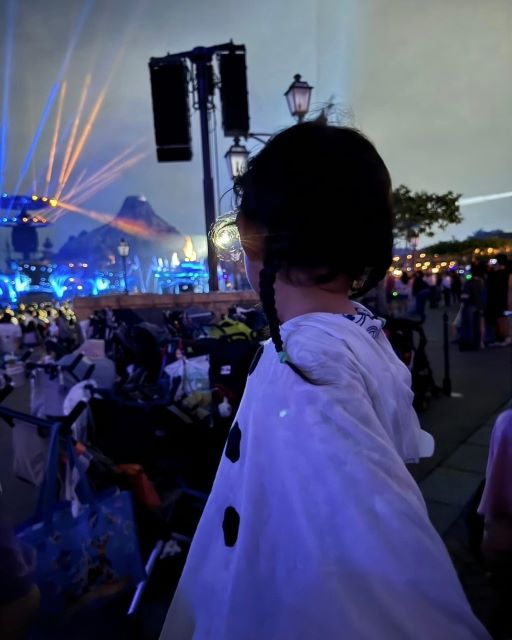 ″しゅんまや″重川茉弥 娘の4歳の誕生日に家族でディズニーへ「娘ちゃんお誕生日おめでとう」